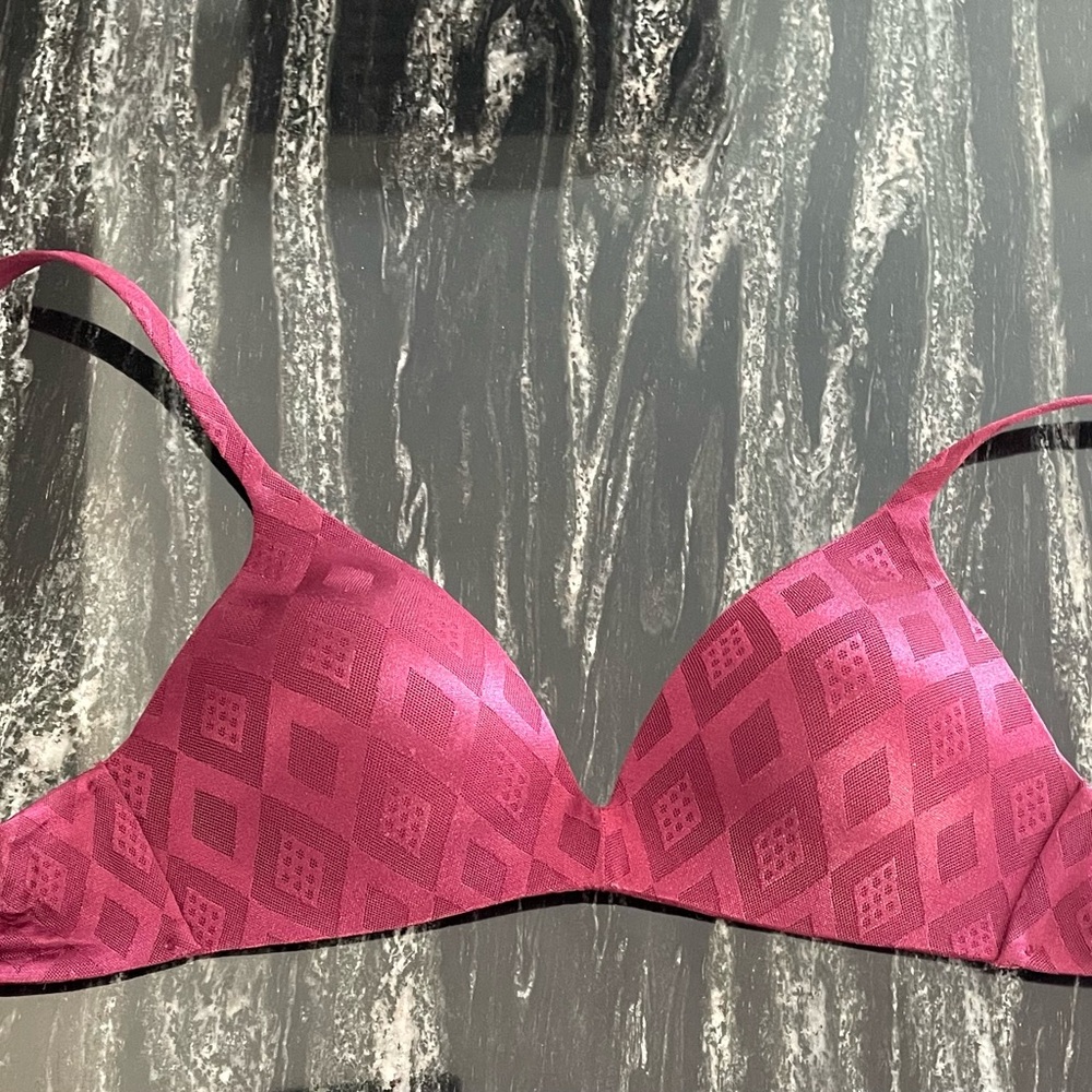 Victoria's Secret IPEX Diamond Pattern Bra
